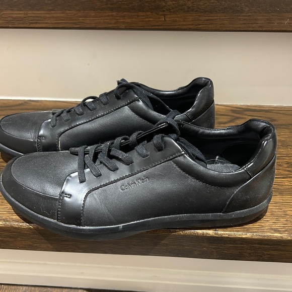 Calvin Klein Sneakers - Picture 1 of 4